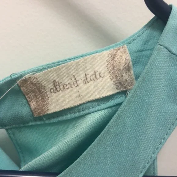 Aqua blue nice tank - Picture 2 of 4